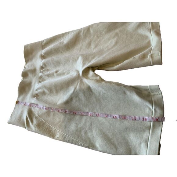 Aéropostale Yellow High Waist Gym Shark Logo Athletic Shorts Size Medium - Picture 9 of 10